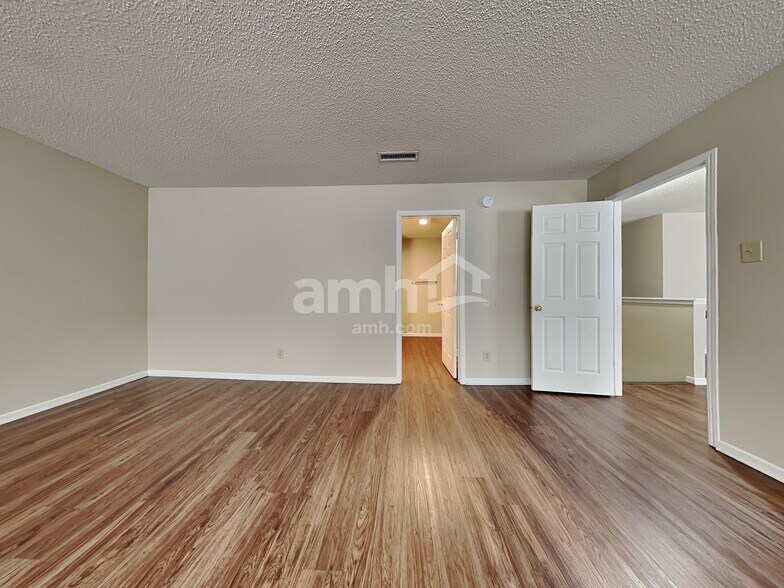 Building Photo - 10460 Buckshire Ln