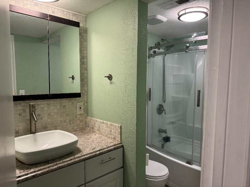 Building Photo - 5561 S Willow Ln