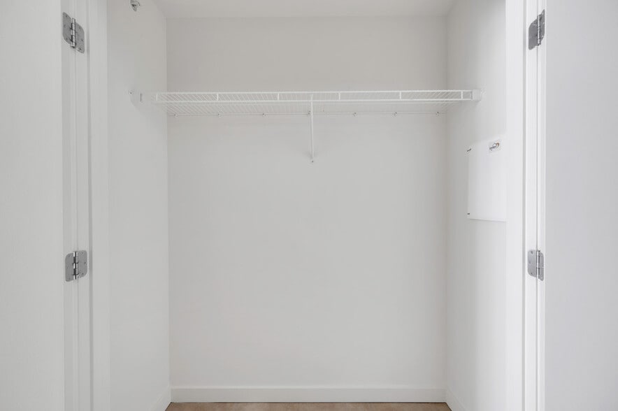 Building Photo - 10349 NE 10th St