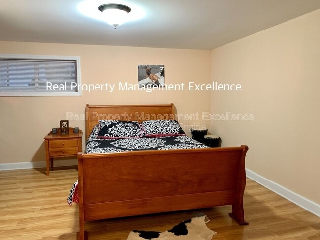 Building Photo - 629 S Peedin Ave