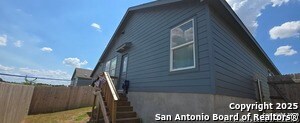 Building Photo - 1635 Knoll Rdg
