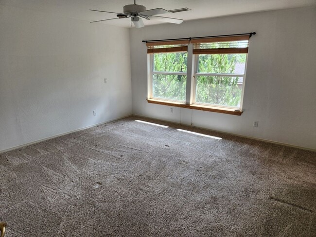 Building Photo - Spacious Country Club Home | 2,900+ Sq Ft | A/C | 3-Car Garage