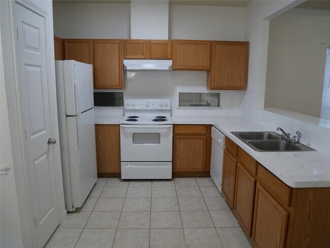 Building Photo - 6289 Wilcrest Dr