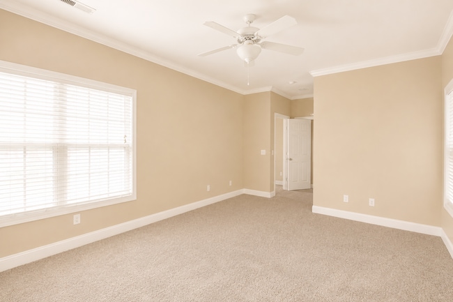 Building Photo - 2-Bedroom Townhome with Private Patio in the Heart of Cookeville