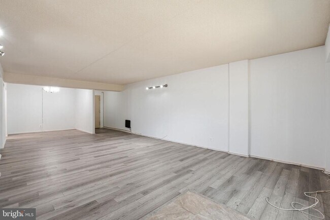 Building Photo - 7651 Tremayne Pl