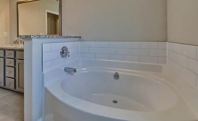 Building Photo - 5 Bedroom 2000 Square Ft Home at Village at Berkeley