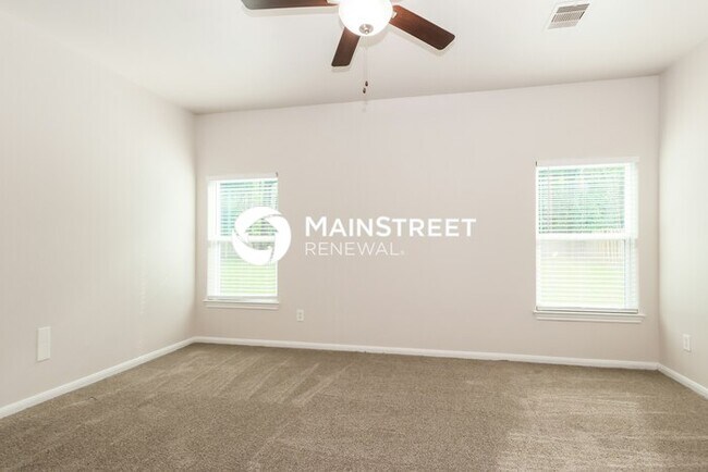 Building Photo - 5 Bedroom Pet-Friendly Home in Conroe, TX with Main Street Renewal