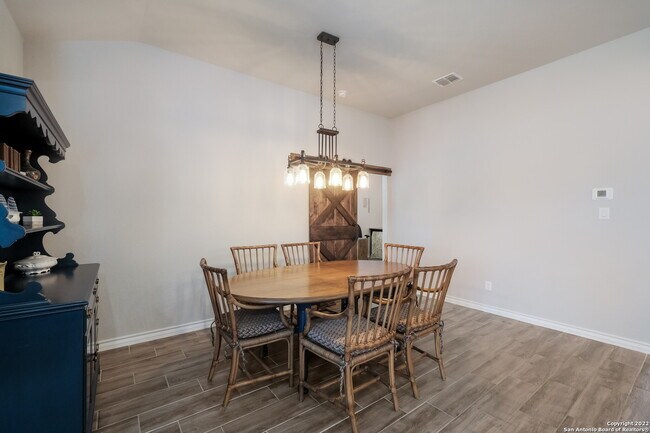 Building Photo - 1525 Cawdon Park