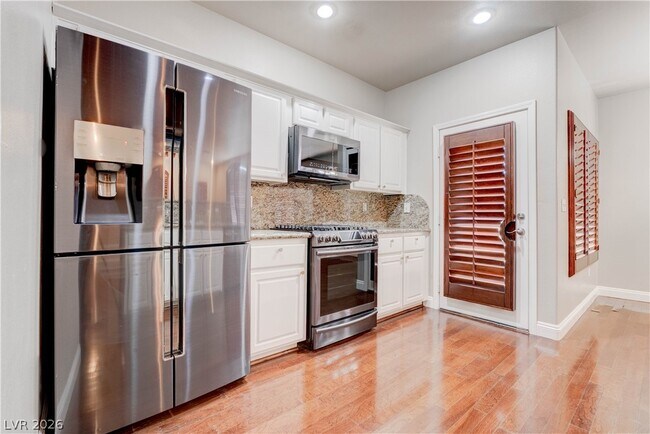 Building Photo - 10001 Crimson Palisades Pl