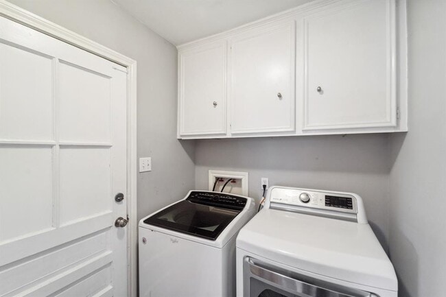 Building Photo - 1823 Saddlecreek Dr