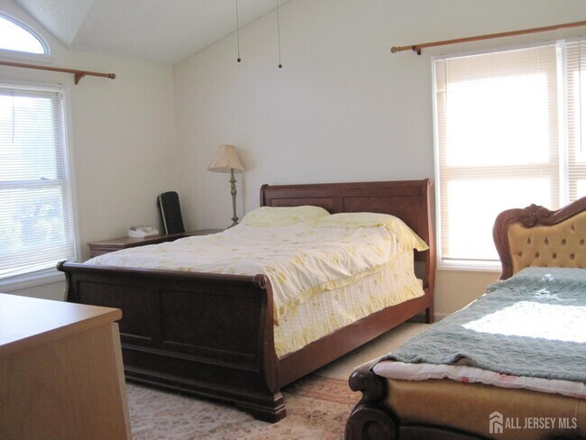 Building Photo - 148 Stults Ln