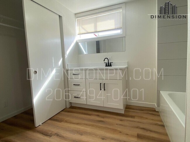 Building Photo - Remodeled Rambler with Basement in Auburn ...