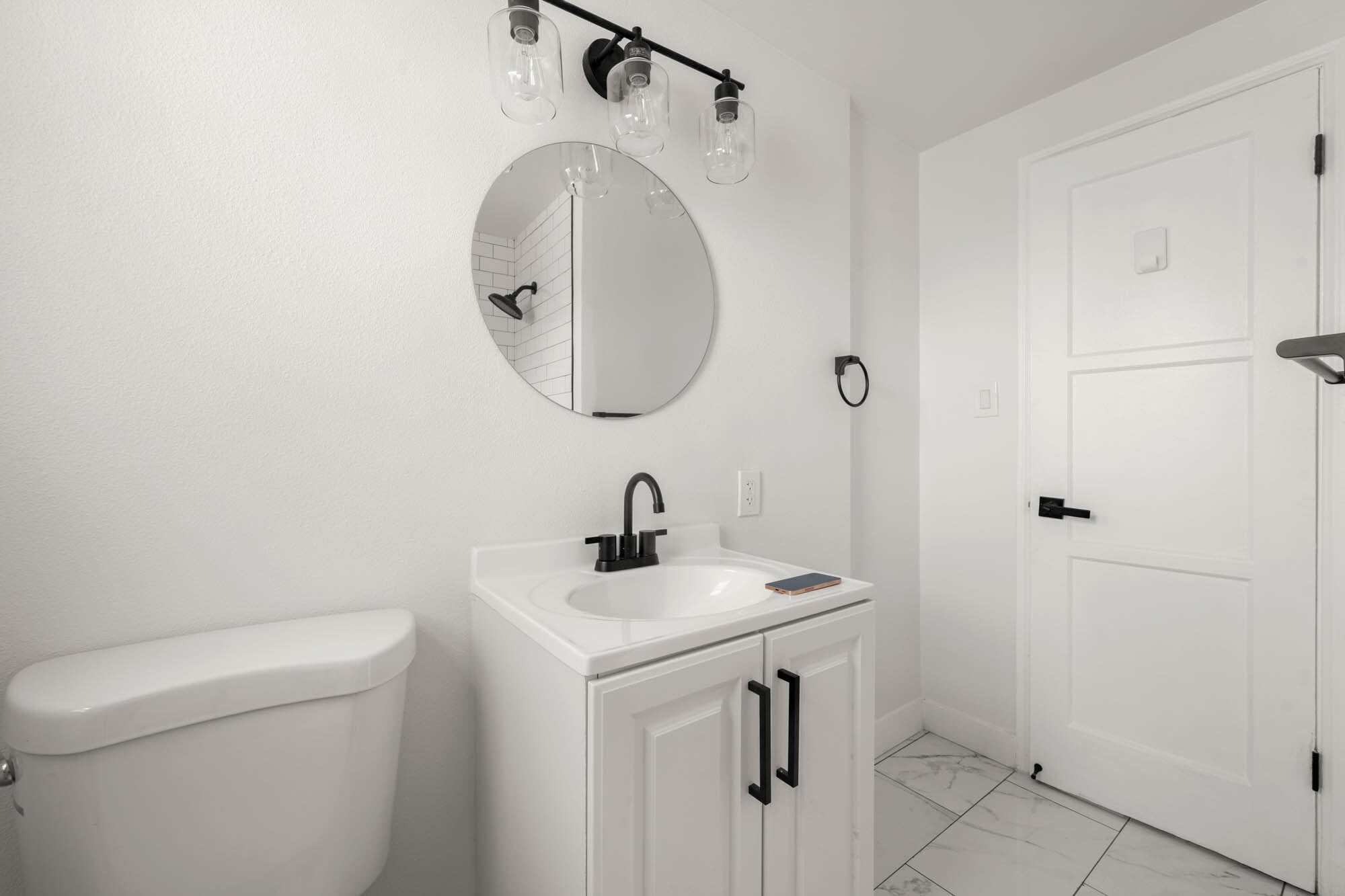 Building Photo - 8810 Belford Ave