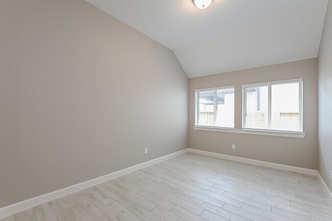 Building Photo - 10327 Armstrong Dr