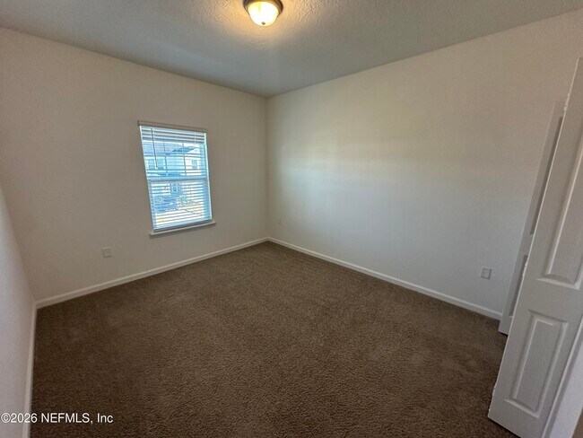 Building Photo - 136 Pinebury Ln