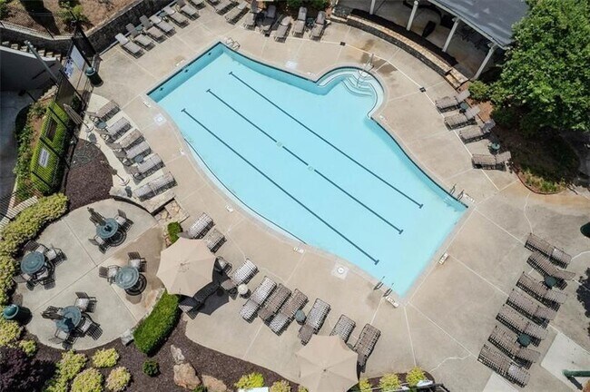 Building Photo - 718 Players Ct