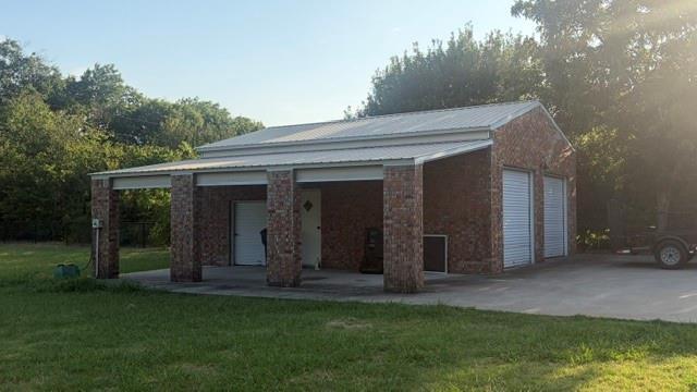 Building Photo - 13980 Red Wood Cir N