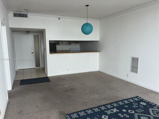 Building Photo - 7601 E Treasure Dr