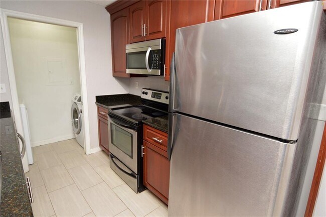 Building Photo - 10265 Gandy Blvd N