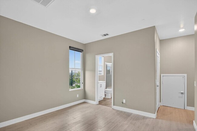 Building Photo - 1733 Artemisia Ct