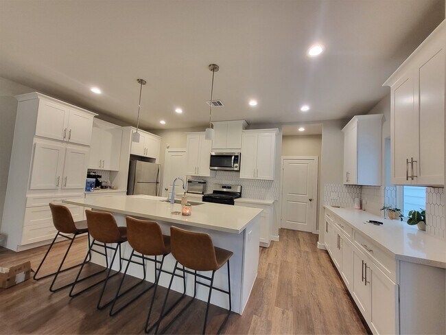 Building Photo - 6615 Ezzard Charles Ln