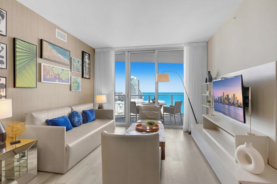 Building Photo - 4111 S Ocean Dr