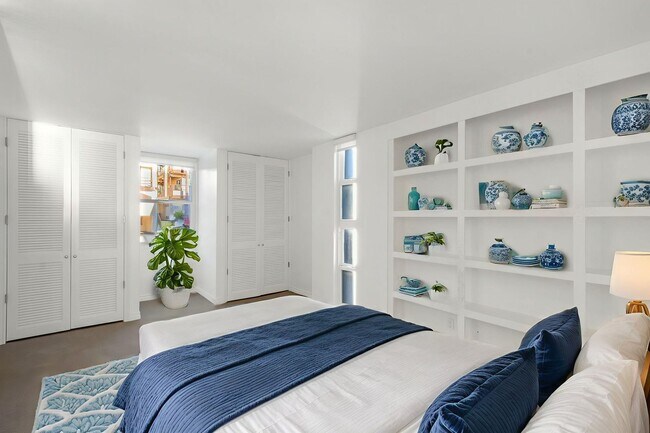 Building Photo - Stunning Ocean Front Oasis! 3 bedroom 2 bath condo with private steps to beach!