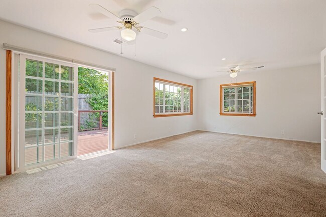 Building Photo - Charming 3-Bed, 2-Bath Home for Rent in Go...