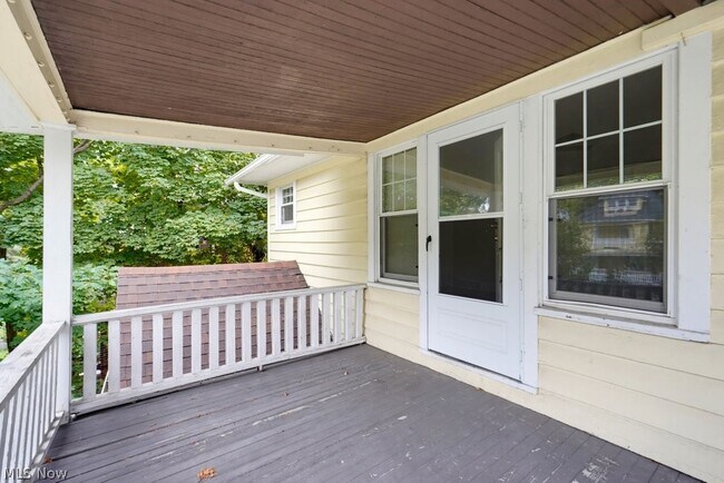 Building Photo - 3423 Beechwood Ave