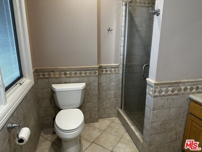 Building Photo - 5560 Buffalo Ave