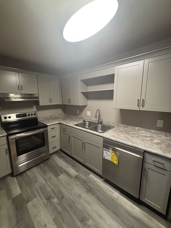 Building Photo - 2 Bed 2 Bath zoned for Homewood City schools