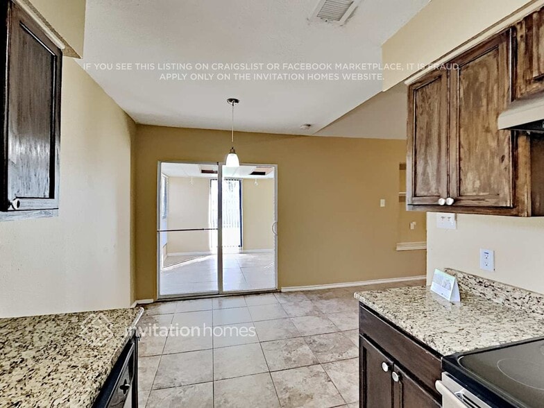 Building Photo - 4640 Wineberry Dr