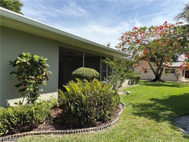 Building Photo - 5652 Eichen Cir