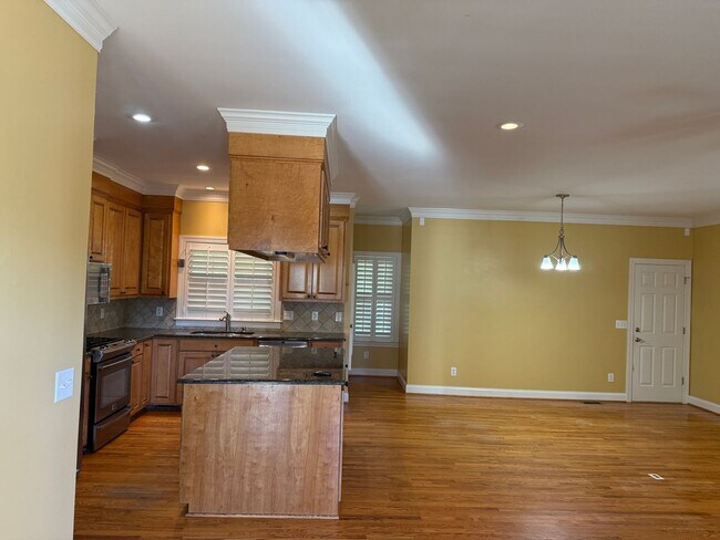 Building Photo - Lexington