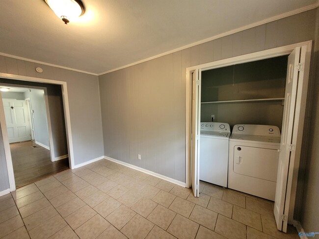 Building Photo - 4611 Daugette Dr NW