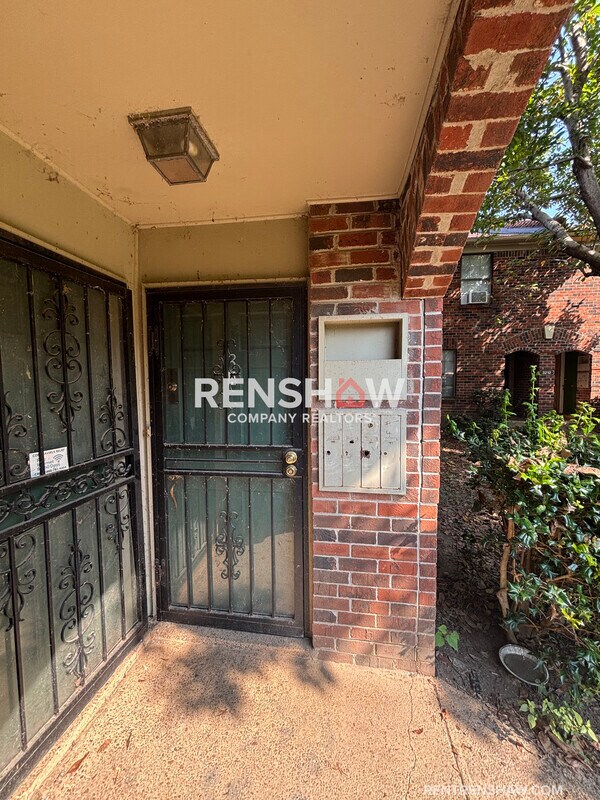 Building Photo - 3210 13 Colony Mall