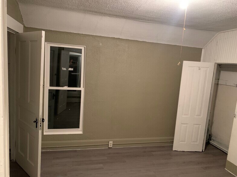 Building Photo - 2207 Glen Ct