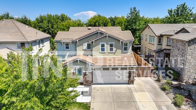 Building Photo - 2469 Kinsella Way