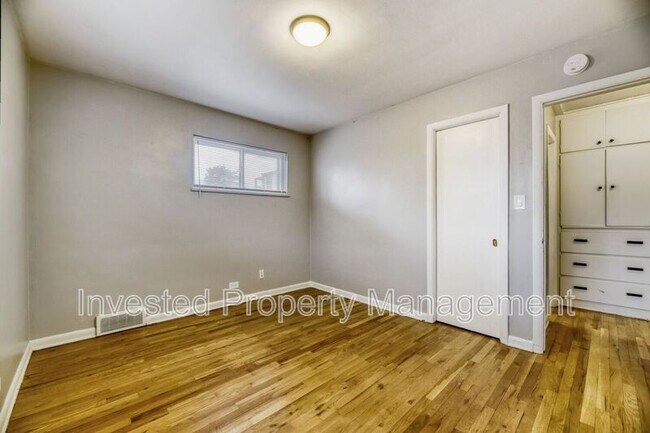 Building Photo - 3519 S Downing St