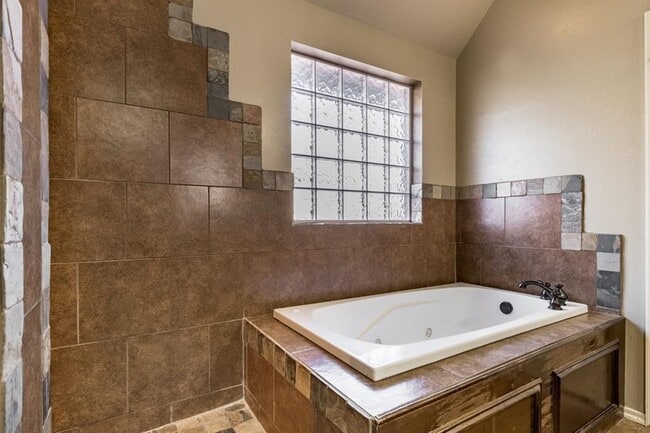 Building Photo - 1432 Glenolde Pl