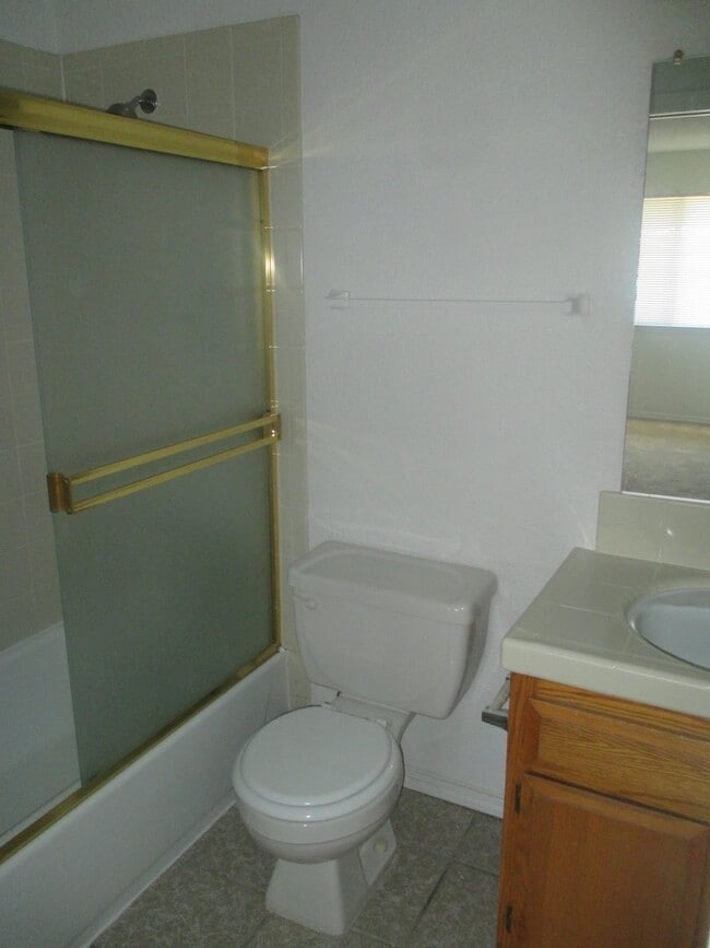 Building Photo - SPACIOUS 2 BEDROOM CONDO - BOTH HAVE ENSUITES!