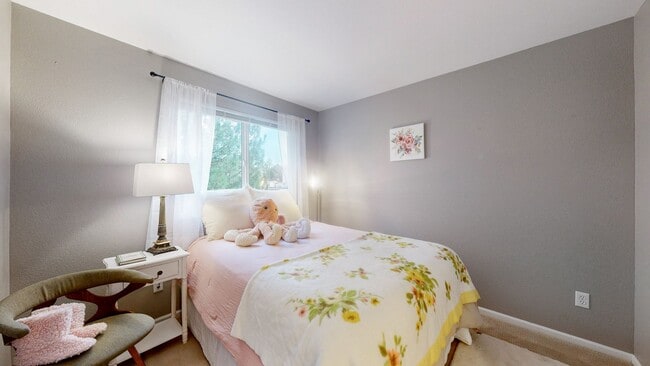 Building Photo - Beautiful 3-Bed, 2.5-Bath Home in South Fo...