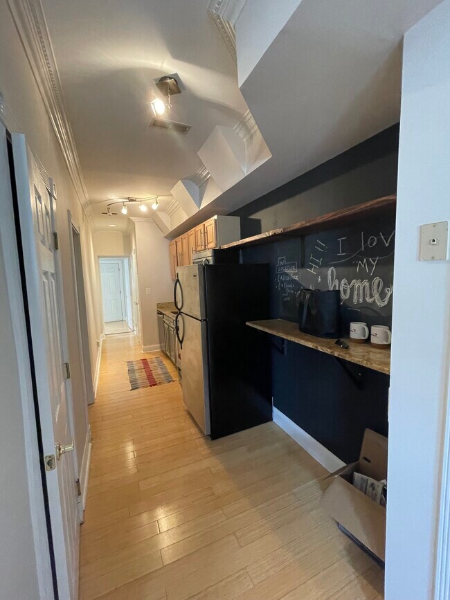 Building Photo - 550 Hobart Plz NW