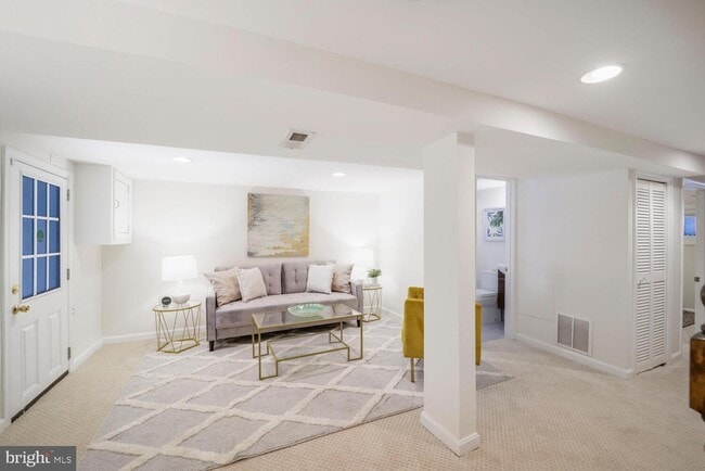 Building Photo - 2615 Sherman Ave NW