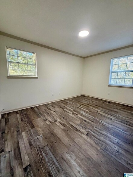Building Photo - 648 Cort Cir NE