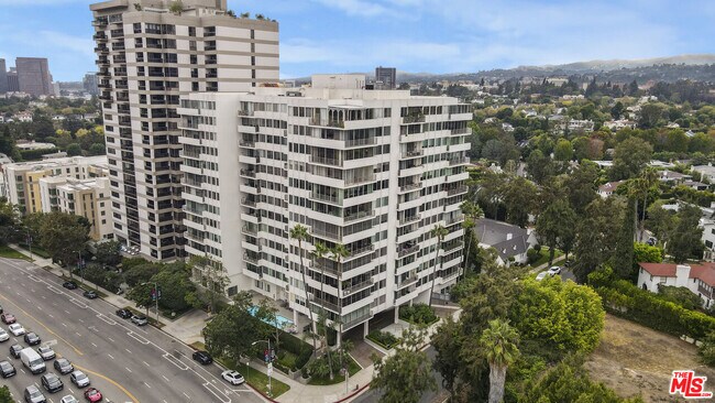 Building Photo - 10433 Wilshire Blvd