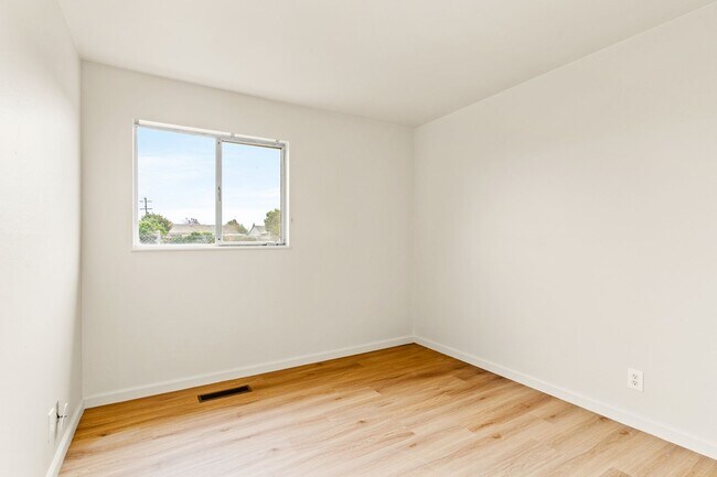 Building Photo - Just Updated! 3 Bed House in San Leandro |...