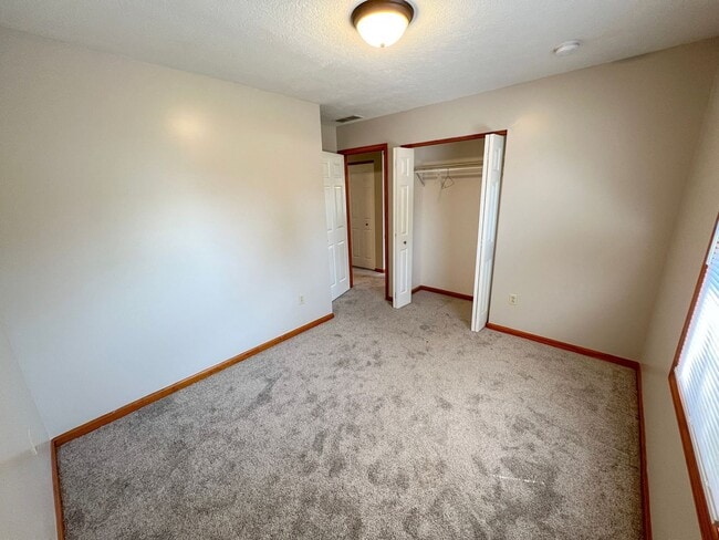 Building Photo - 681 Maple Ave