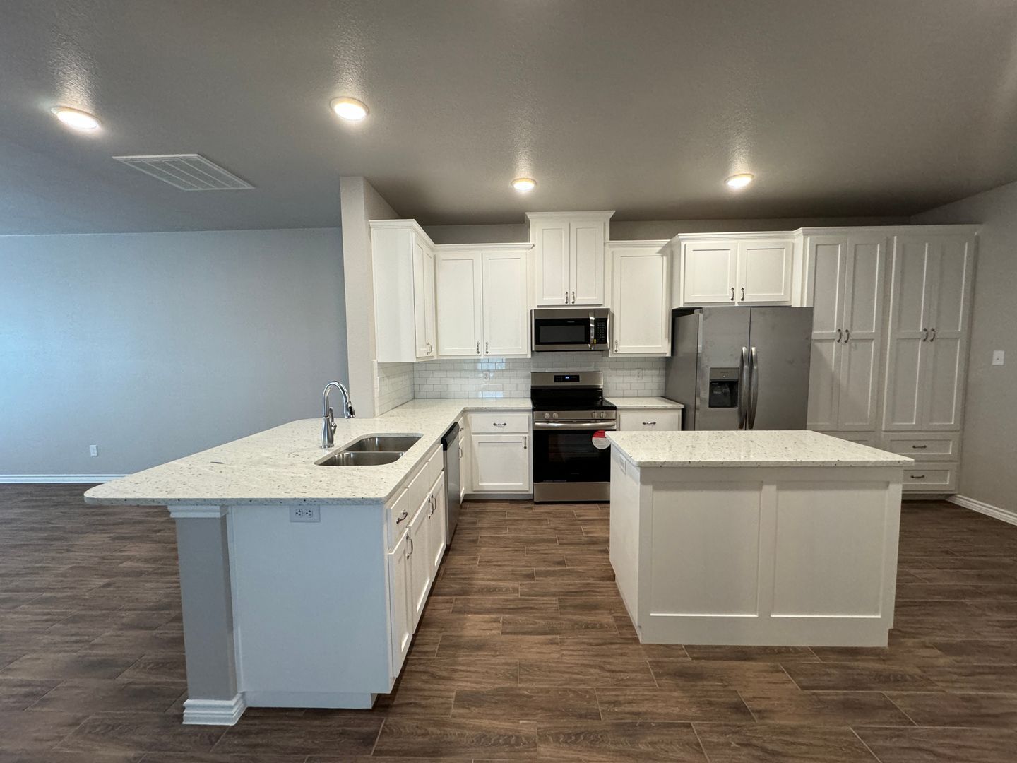 Building Photo - 5403 Rose Gdn Lp