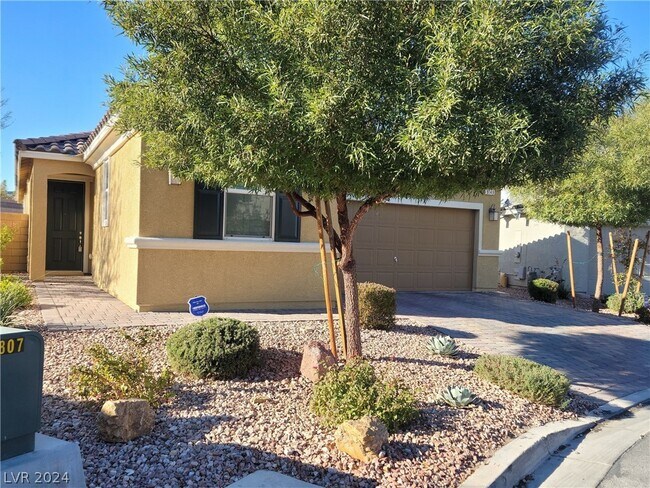 Building Photo - 9149 Cocowoods Pl